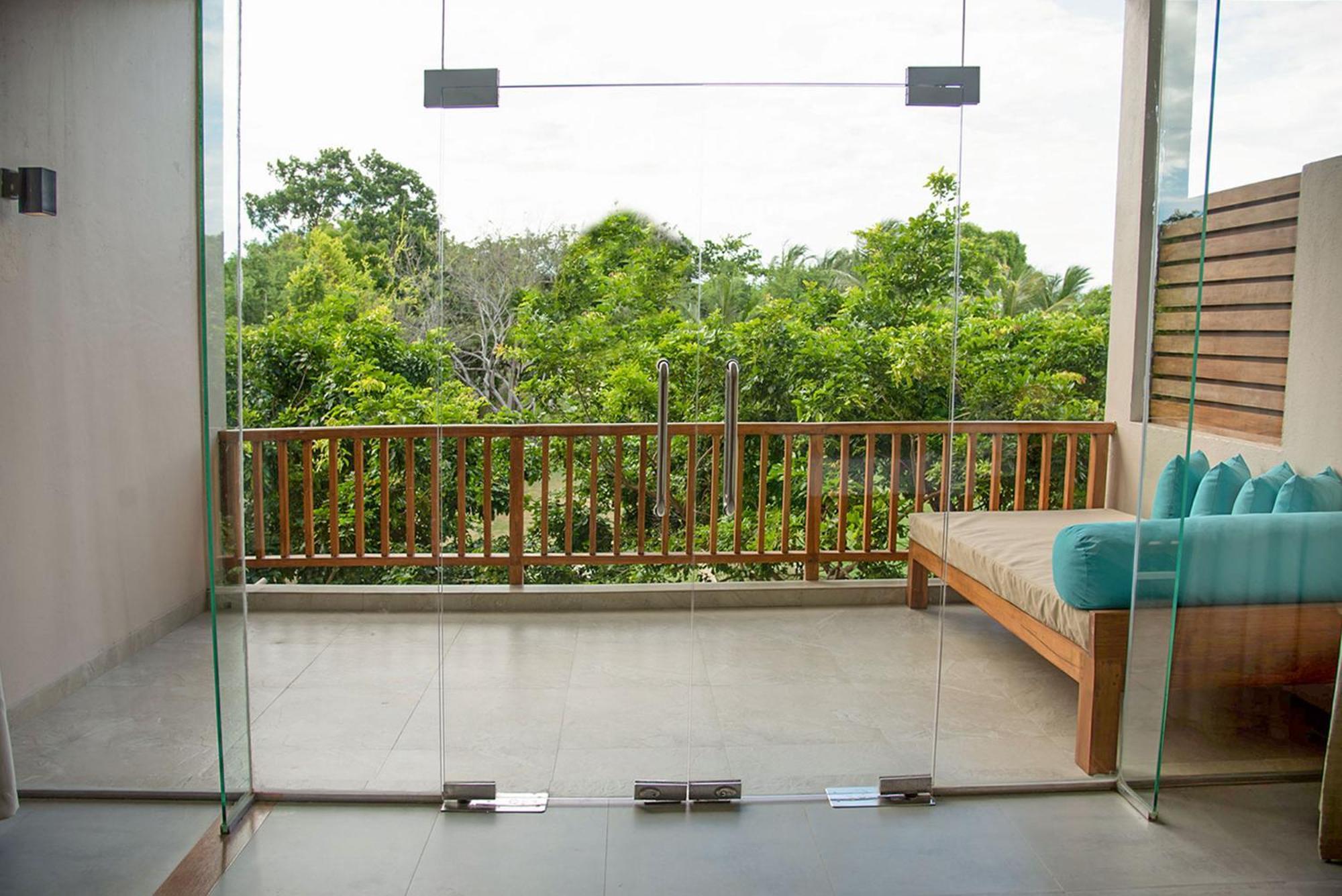 Breeze Pasikudah Hotel Passikudah Exterior photo